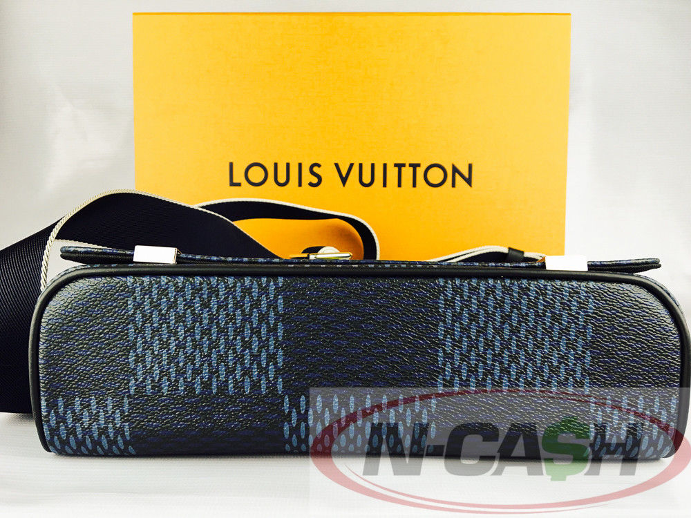 Louis Vuitton America&#39;s Cup District PM Messenger Bag | N-Cash