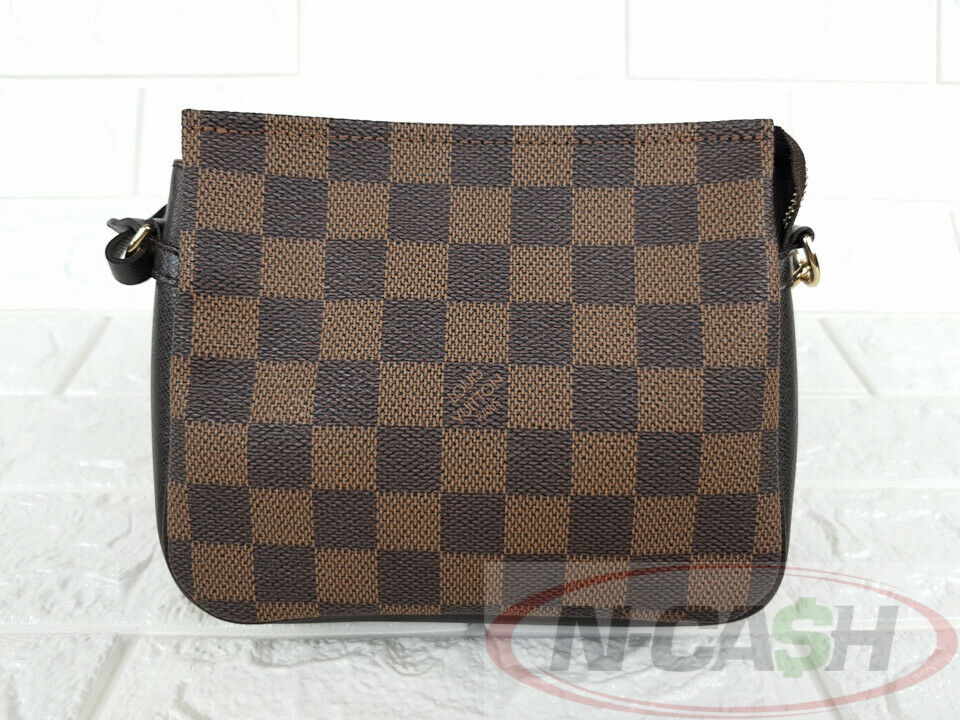 lv trousse pochette