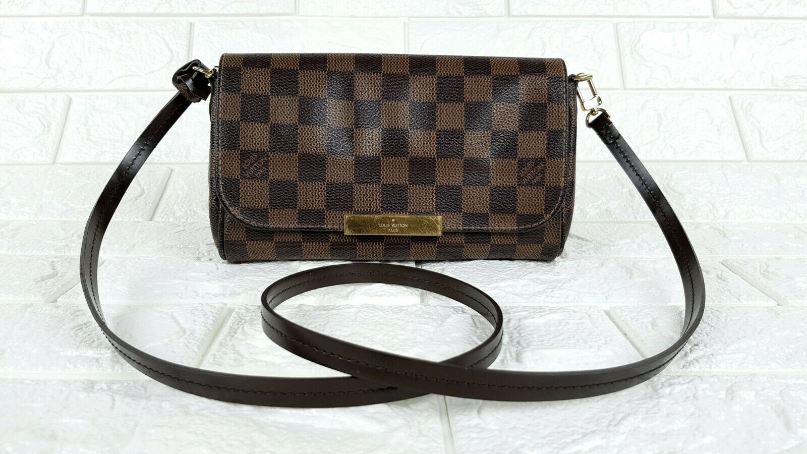 Bag Review: Louis Vuitton Damier Ebene Favorite PM - Coffee and