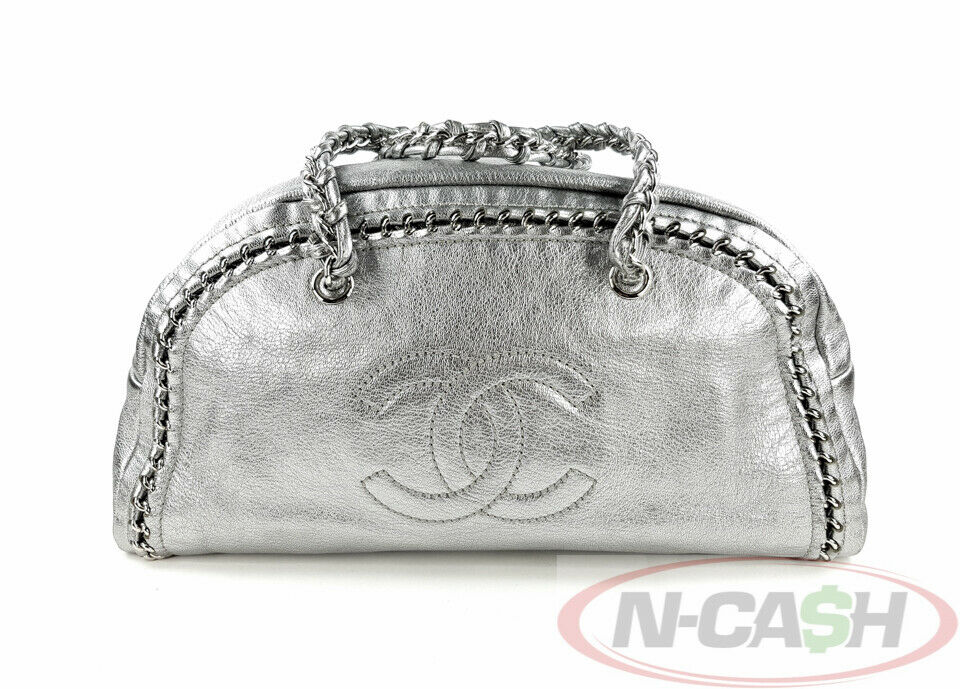 CHANEL Large Luxe Ligne Bowler Metallic Silver Bag_pawnshop