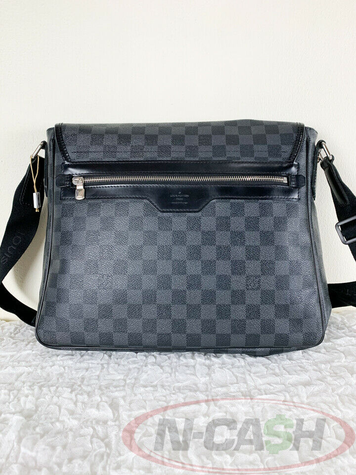 Louis Vuitton Damier Graphite Daniel MM Messenger Bag Louis