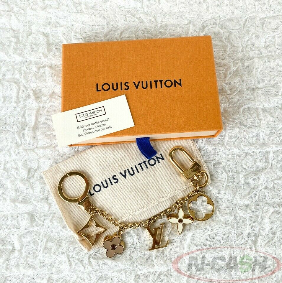 Louis-Vuitton-Fleur-de-Monogram-LV-Logo-Bag-Charm-M65111 – dct