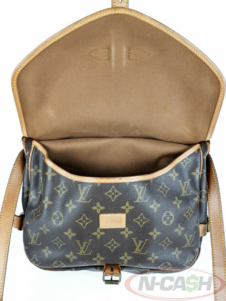 Louis Vuitton Monogram Canvas Material Handling