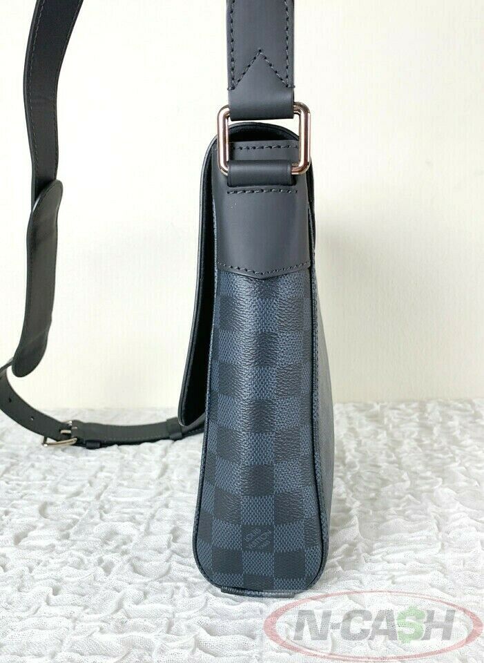 LOUIS VUITTON Newport PM Damier Cobalt Messenger Bag_pawnshop2