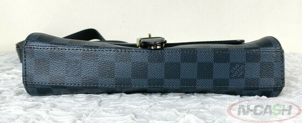 LOUIS VUITTON Newport PM Damier Cobalt Messenger Bag_pawnshop3