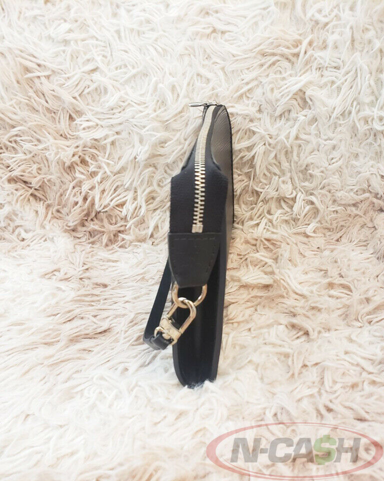 LOUIS VUITTON Pochette Accessoires 24 Epi Noir 2 Bag_pawnshop2