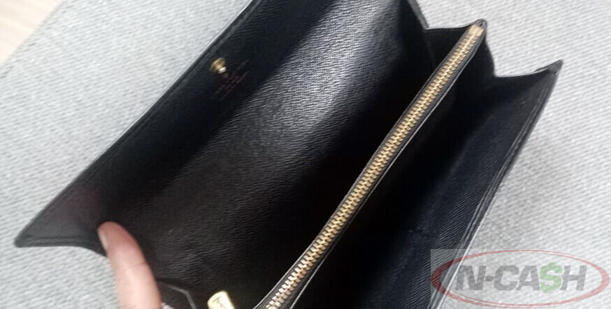 Louis Vuitton Black Epi Leather Bi Fold Wallet