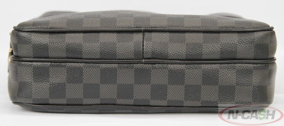 LOUIS VUITTON Trocadero PM Damier Graphite Messenger Bag_pawnshop3