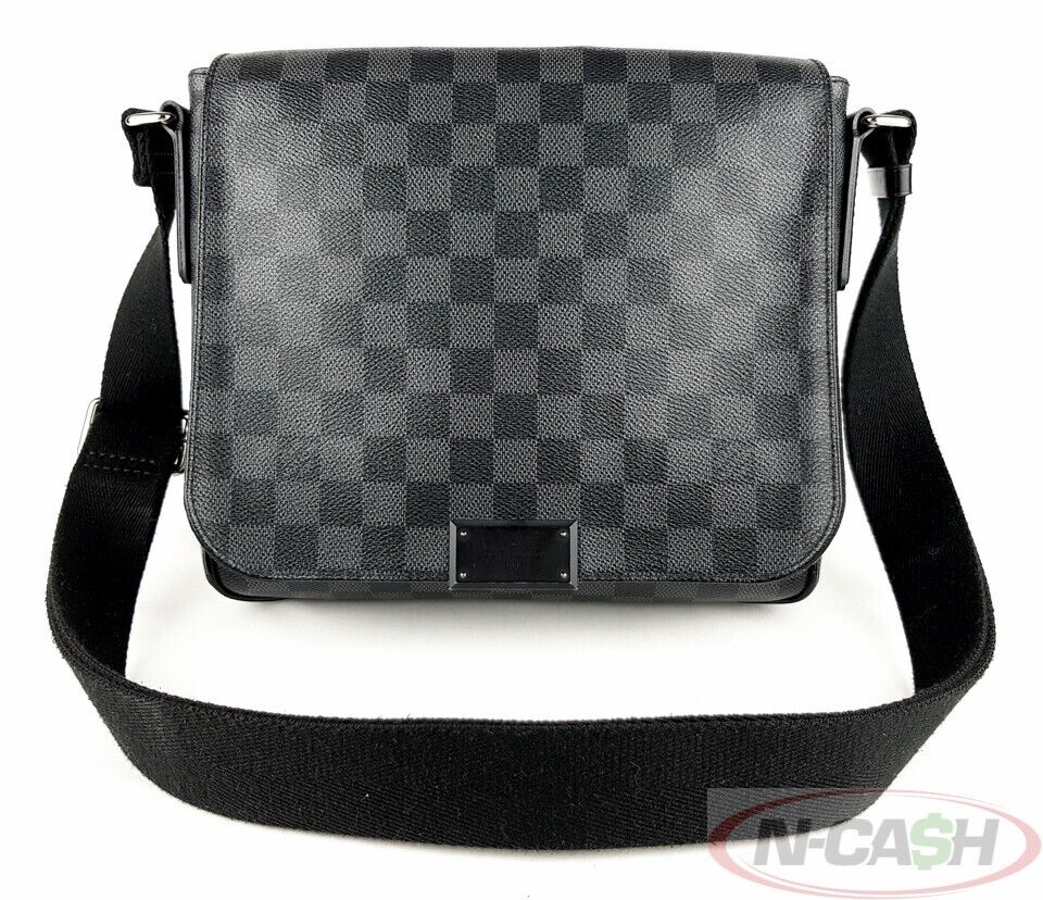LOUIS VUITTON District Damier Graphite PM Messenger Bag_pawnshop
