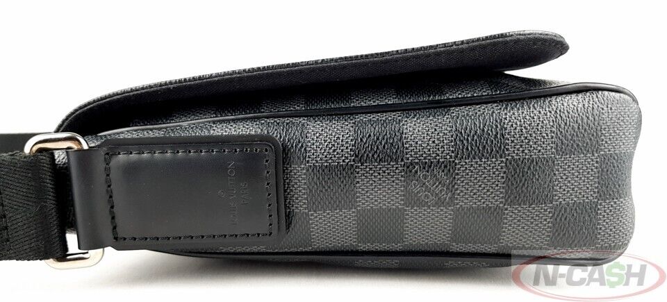 LOUIS VUITTON District Damier Graphite PM Messenger Bag_pawnshop2