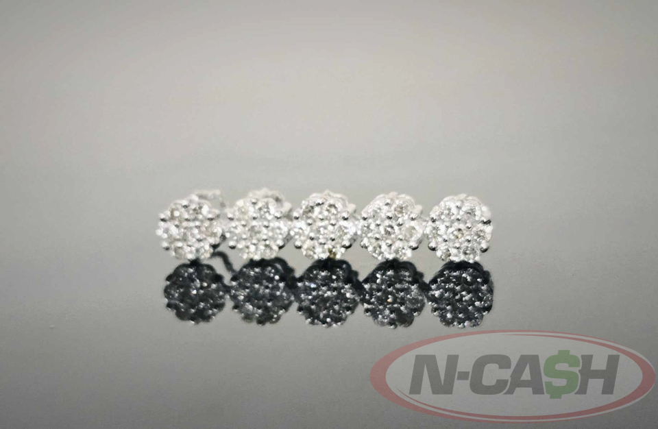 Diamond Journey Pendant in White Gold_pawnshop1