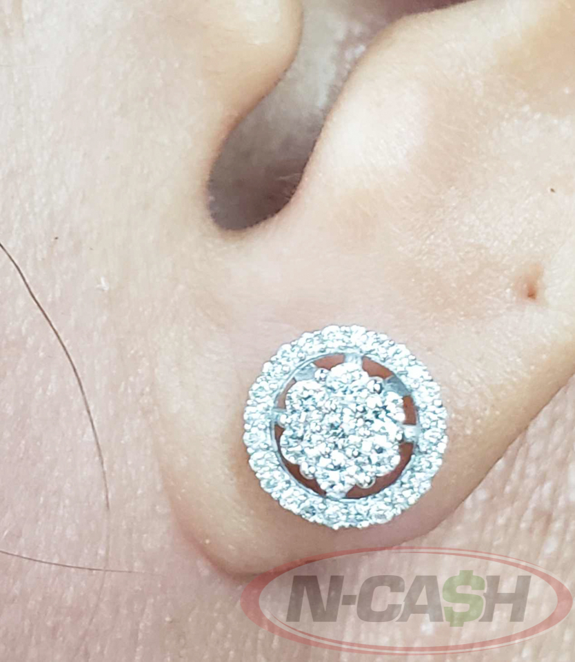 18k-halo-diamond-stud-earrings-n-cash