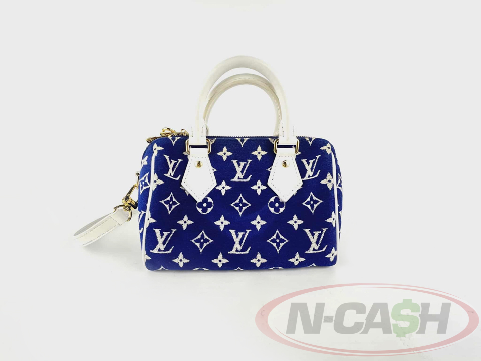 Louis-Vuitton-BlueWhite-Monogram-Jacquard-Velvet-02