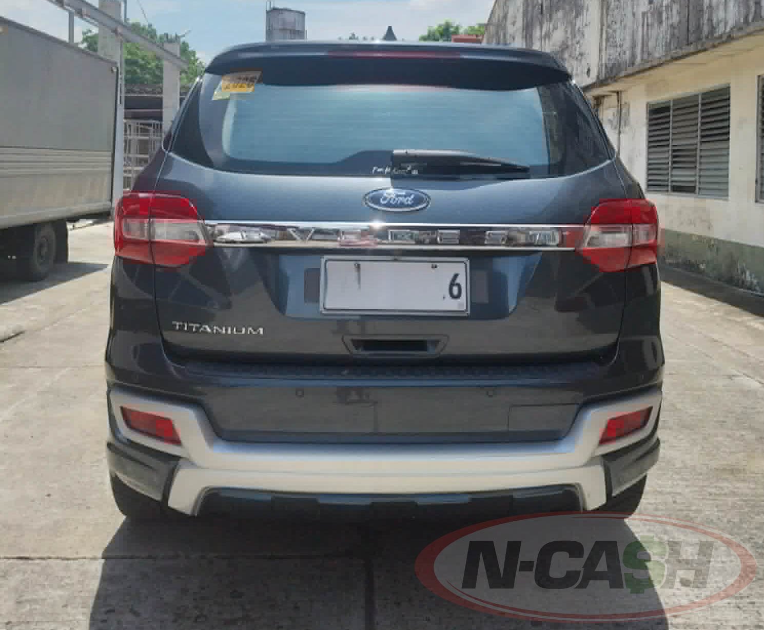 2016 Ford Everest Titanium2