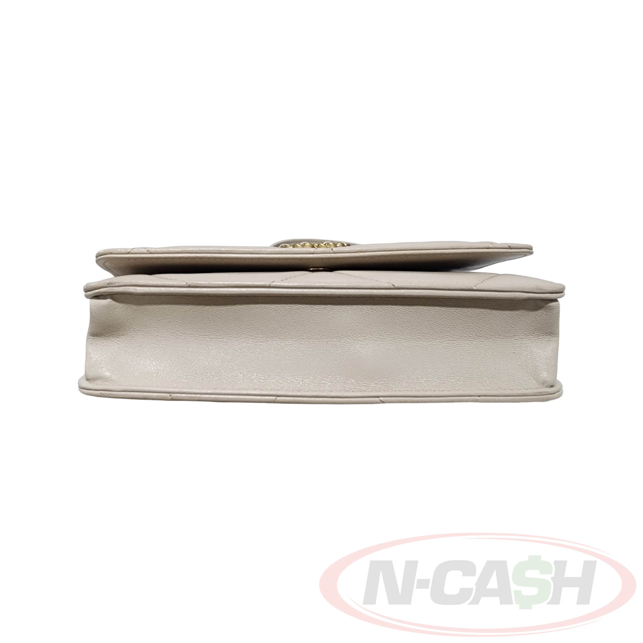 Chanel 19 Wallet on Chain (WOC)3