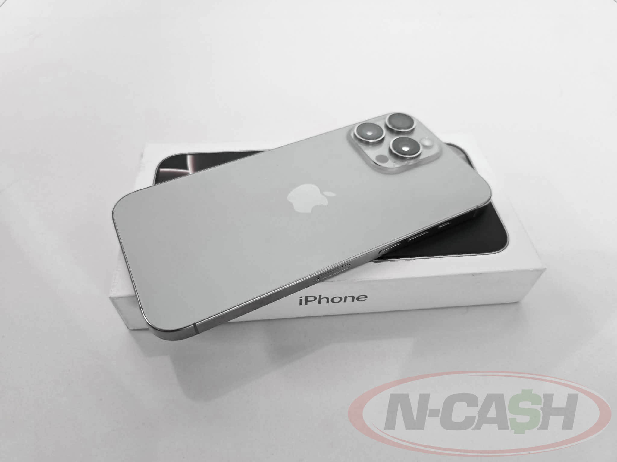Apple iPhone 16 Pro Max 256GB3